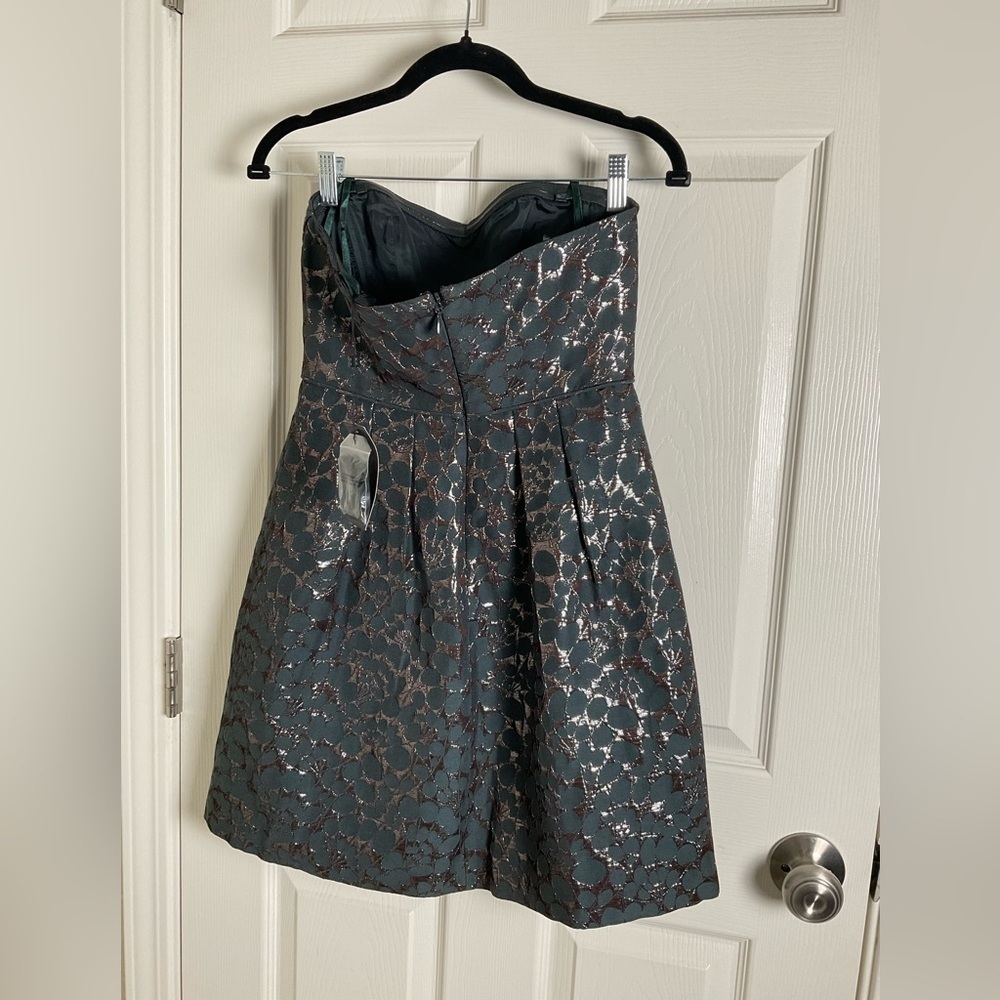 BCBGMaxAzria Metallic Jacquard "Eve" Strapless Dress - NWT size 4 - Picture 10 of 11